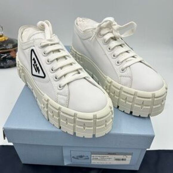 Women's Prada double wheel chunky low top sneakers size 40 made in Italy - Picture 12 of 12